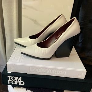 Authentic Celine white leather pumps size 39.5